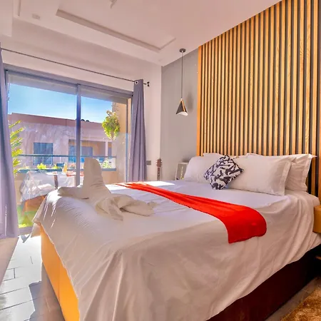 Pearl Suite: King Bed, Pool Joy